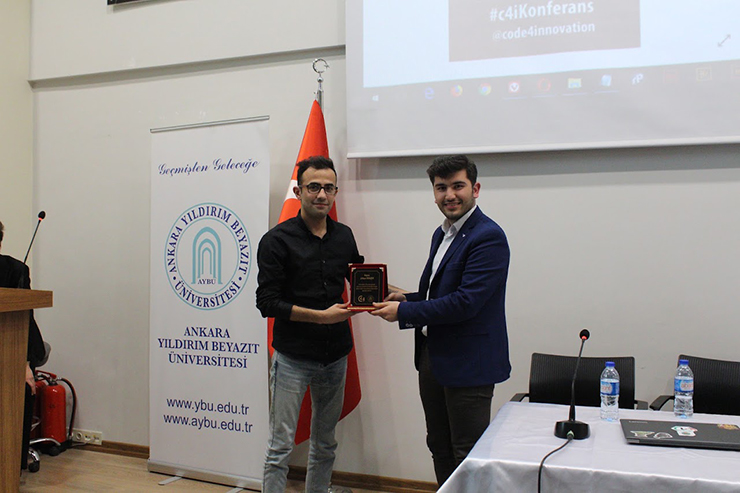 SEO Uzmanı Erhan Tunçer Sosyal Medya Yönetimi